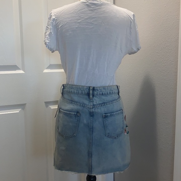 ‼️SALE‼️ Denim Skirt New with tags ‼️free shipping‼️ - Picture 5 of 5